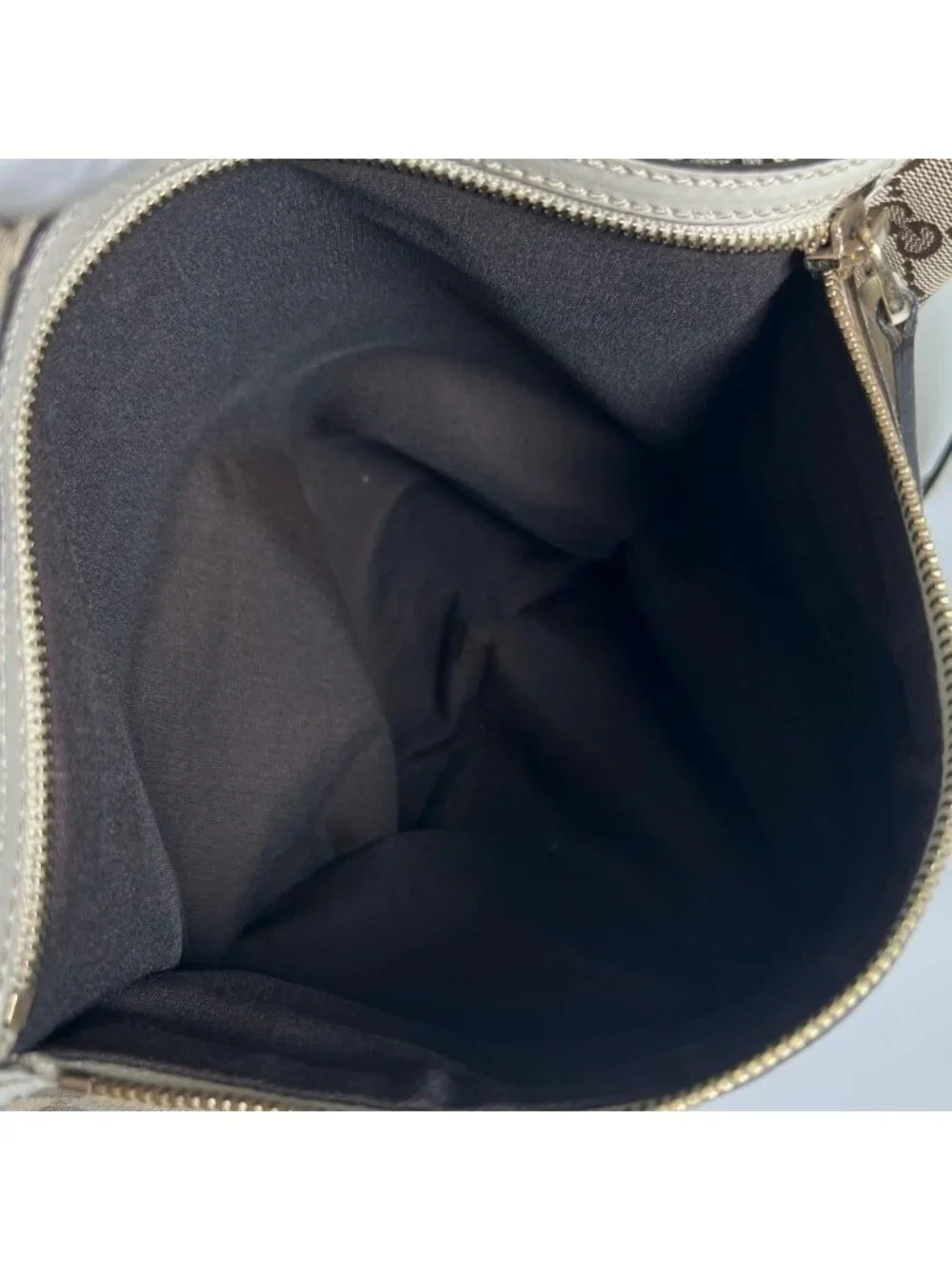 Gucci Shoulder Bag GG Canvas Beige Gold